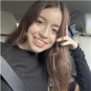 Profesora de apoyo escolar espacializada en lengua y literatura, tanto española como gallega. También posible otras materias